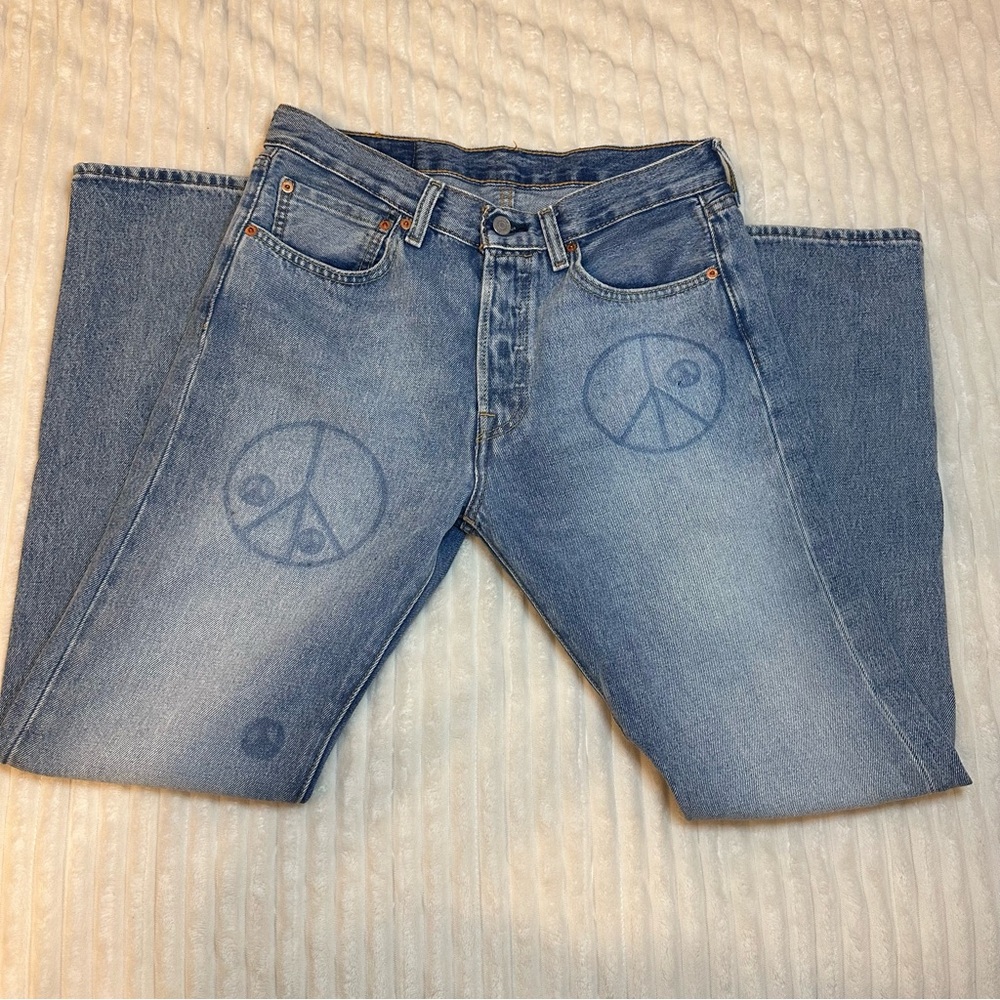 Levi’s Men’s 501 Originals Straight-Leg Jeans - Peace Sign - 31 x 32